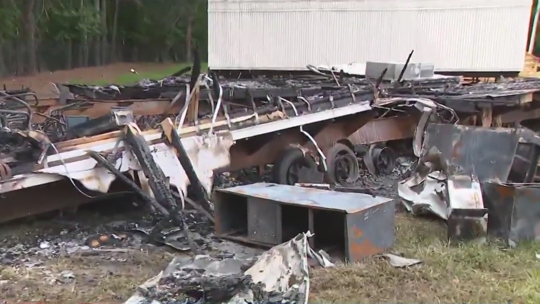 Portable classrooms set ablaze